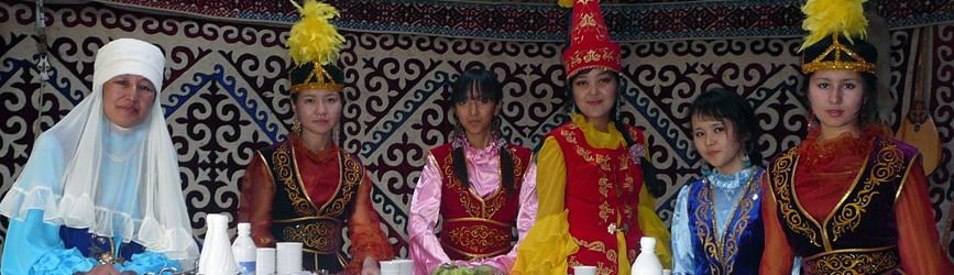 kazak ulusal kıyafeti